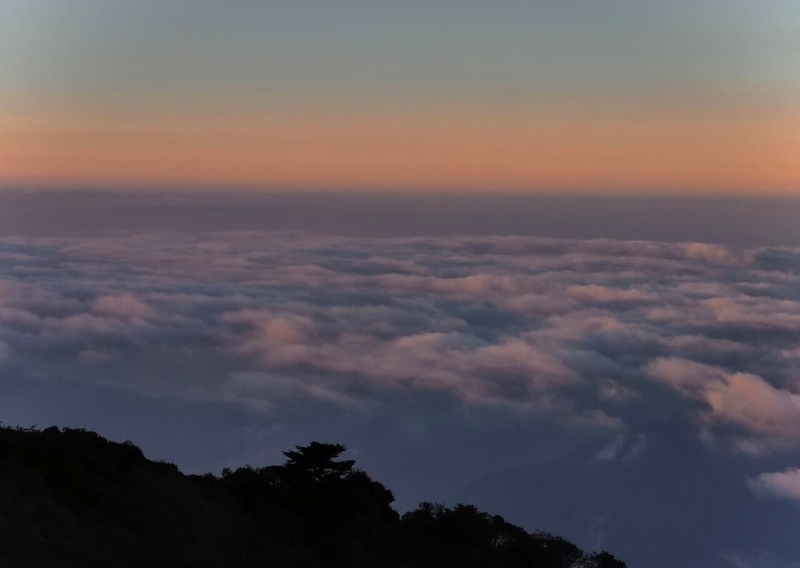 Above the cloud-aahl