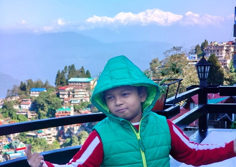 Batasia Loop Stay- Darjeeling