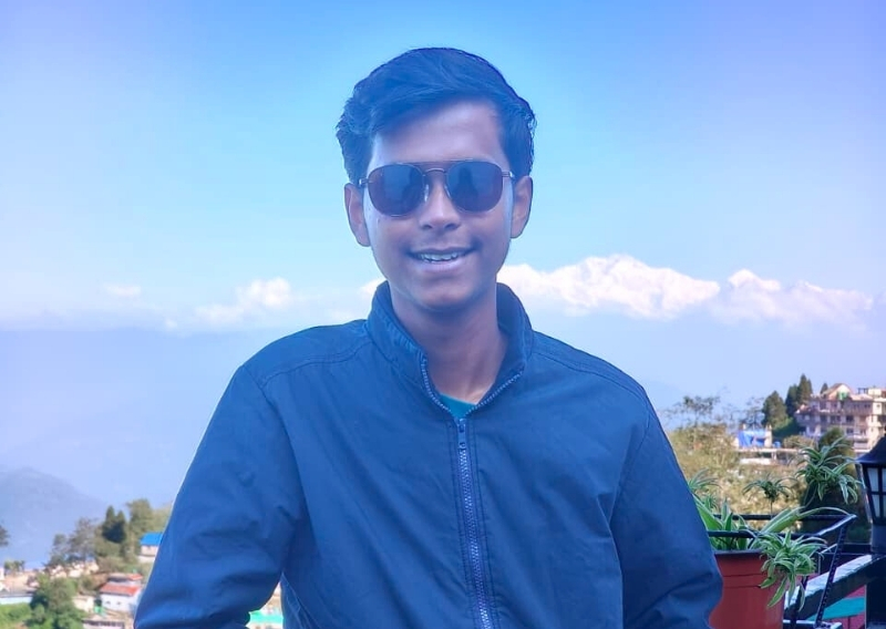 Batasia loop Stay-Darjeeling